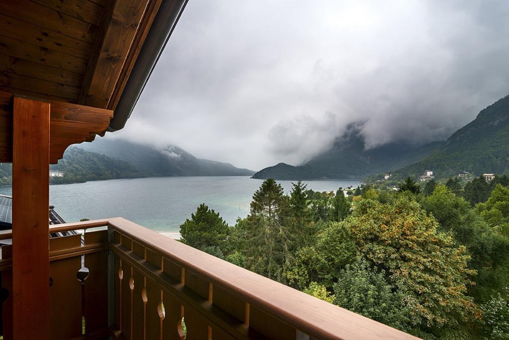 Lake&Nature Hotel Gloria Molveno Rum bild