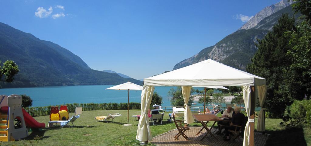 Lake&Nature Hotel Gloria Molveno Exteriör bild