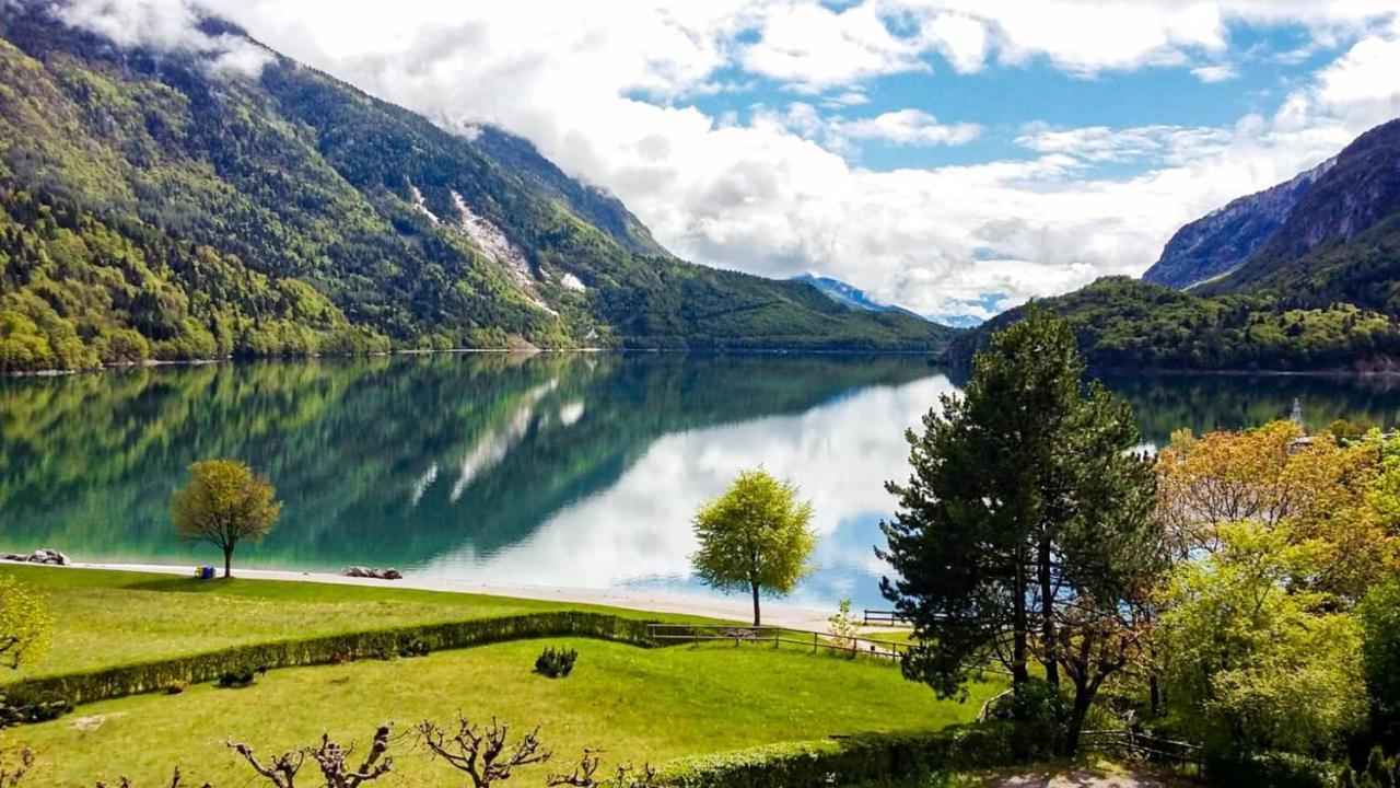 Lake&Nature Hotel Gloria Molveno Exteriör bild