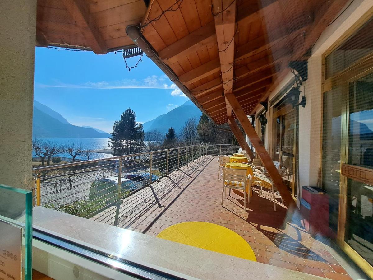 Lake&Nature Hotel Gloria Molveno Exteriör bild