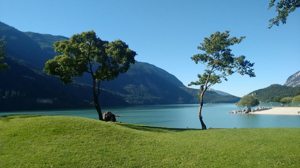 Lake&Nature Hotel Gloria Molveno Exteriör bild