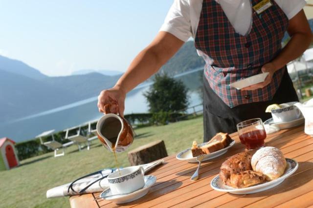 Lake&Nature Hotel Gloria Molveno Exteriör bild